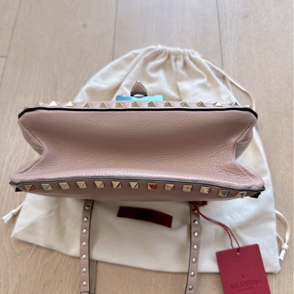 🆕 Authentic Valentino Garavani Light Pink Leather Rockstud Small Shoulder Bag - Picture 10 of 17